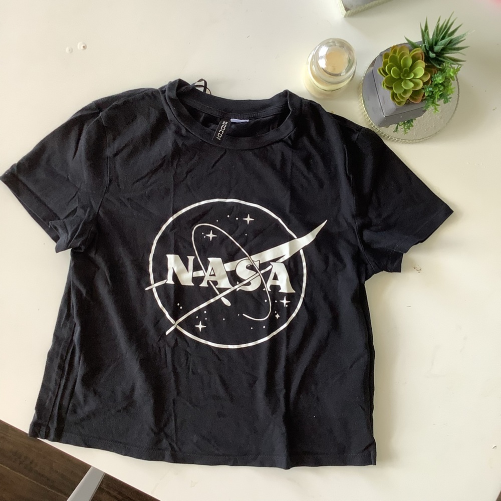 NASA Black T-Shirt from H&M - Picture 1 of 3